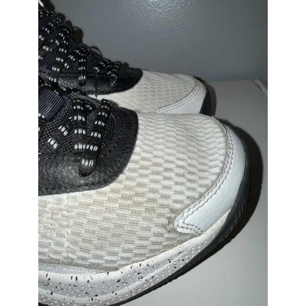 Under Armour Curry 3Z7 (GS) Size 6Y White Black Basketball Shoes 3026623-100‎